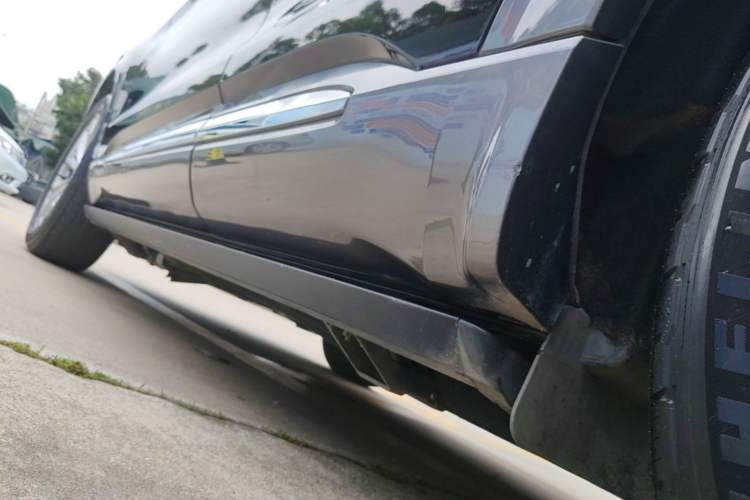 Used Ford Explorer 2020 EcoBoost 285 Rear-Drive Trend Edition 7-Seater Left Side Sill