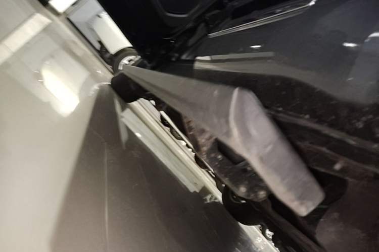 Used Ford Explorer 2020 EcoBoost 285 4x4 Titanium Edition 6 Seats Left Side Sill