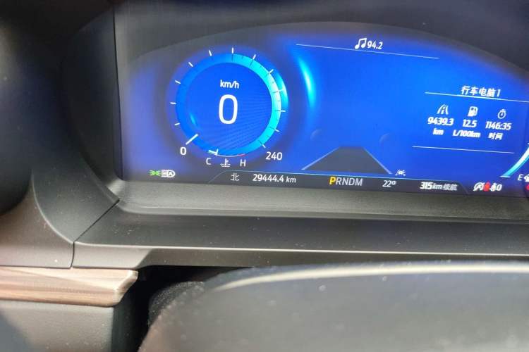 Used Ford Explorer 2020 EcoBoost 285 4x4 Titanium Edition 7-Seater Odometer Close Up