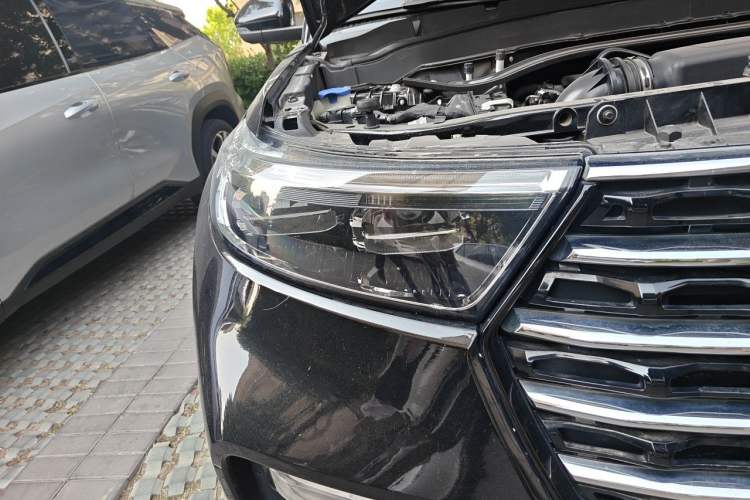 Used Ford Explorer 2020 EcoBoost 285 4x4 Trend Edition 7-Seater Right Front Headlight