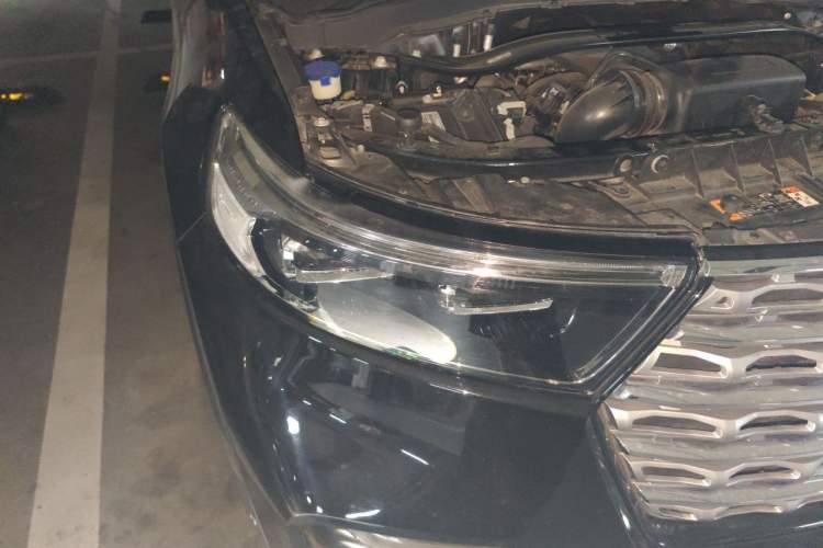 Used Ford Explorer 2020 EcoBoost 285 4x4 Titanium Edition 7-Seater Right Front Headlight