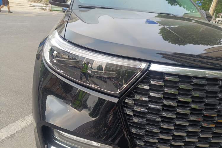 Used Ford Explorer 2020 EcoBoost 285 4x4 Platinum Edition 7-Seater Right Front Headlight
