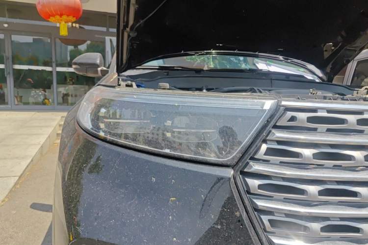Used Ford Explorer 2020 EcoBoost 285 4x4 Titanium Edition 7-Seater Right Front Headlight