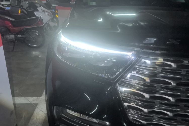 Used Ford Explorer 2020 EcoBoost 285 4x4 Titanium Edition 7-Seater Right Front Headlight