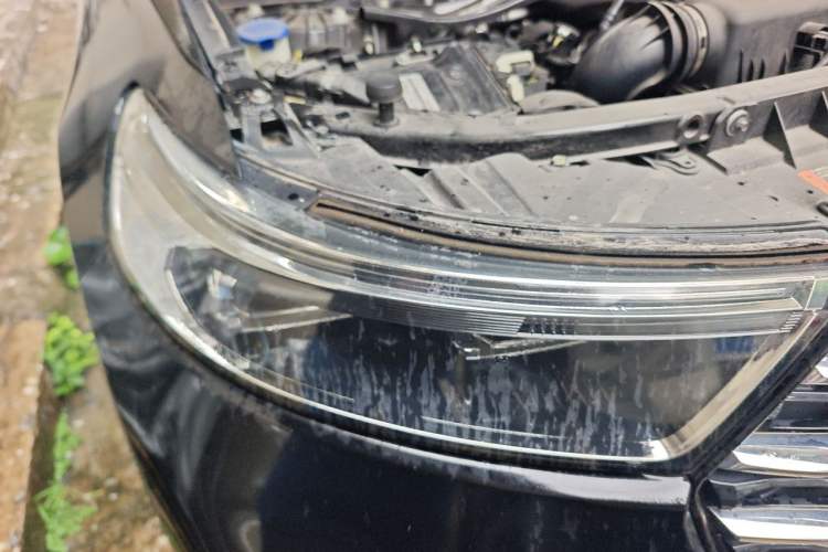 Used Ford Explorer 2020 EcoBoost 285 Rear-Drive Trend Edition 7-Seater Right Front Headlight