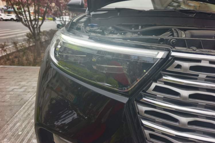 Used Ford Explorer 2020 EcoBoost 285 4x4 Titanium Edition 6 Seats Right Front Headlight