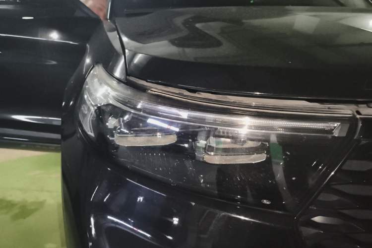 Used Ford Explorer 2020 EcoBoost 285 4x4 Sport Edition ST-LINE 6-Seater Right Front Headlight