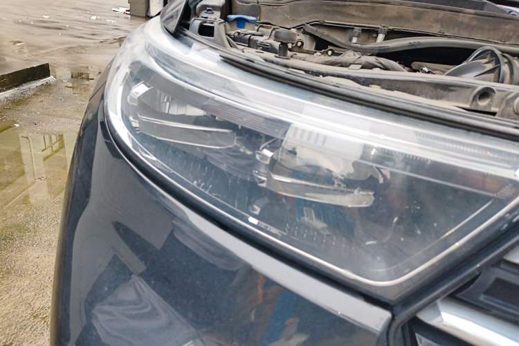 Used Ford Explorer 2020 EcoBoost 285 Rear-Drive Trend Edition 7-Seater Right Front Headlight