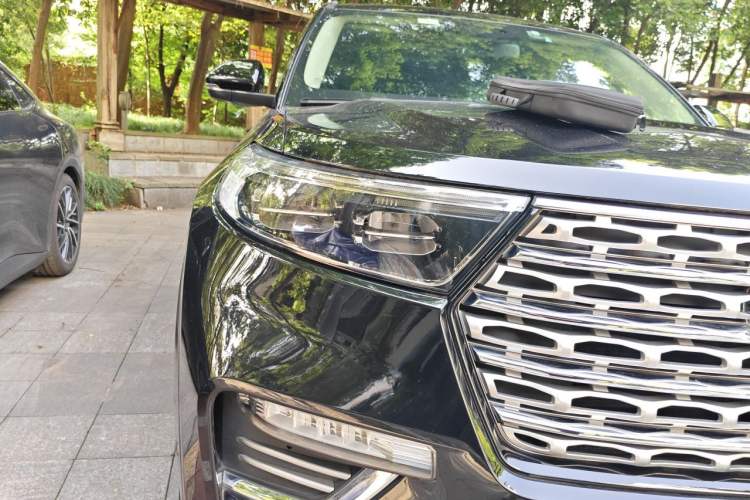 Used Ford Explorer 2020 EcoBoost 285 4x4 Titanium Edition 7-Seater Right Front Headlight