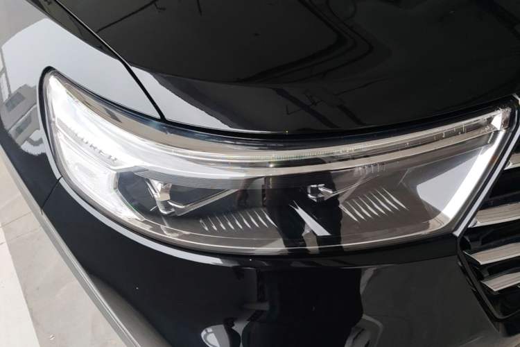 Used Ford Explorer 2020 EcoBoost 285 Rear-Drive Trend Edition 7-Seater Right Front Headlight
