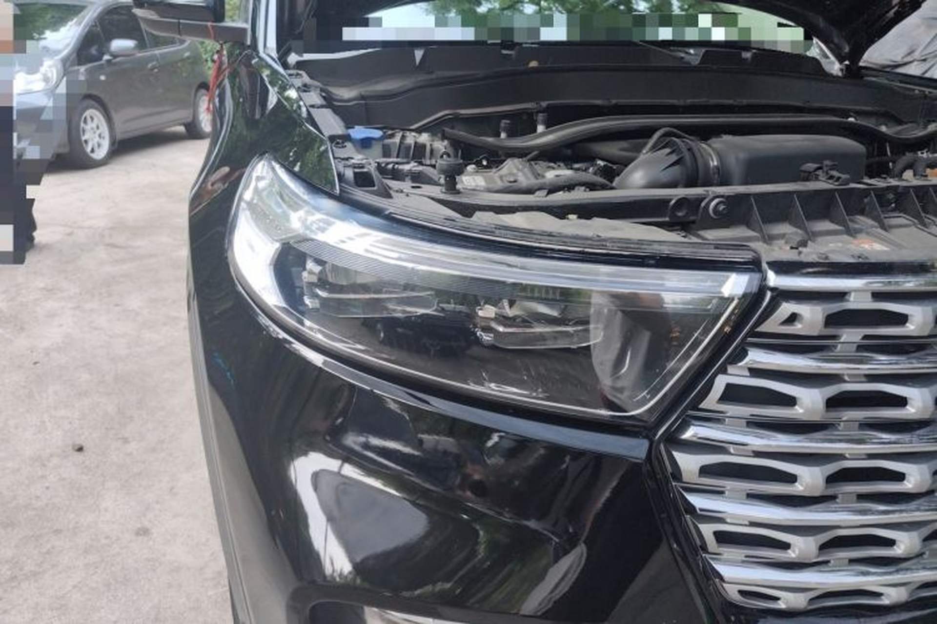 Used Ford Explorer 2020 EcoBoost 285 4x4 Titanium Edition 7-Seater Right Front Headlight
