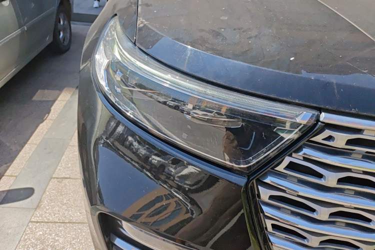 Used Ford Explorer 2020 EcoBoost 285 4x4 Titanium Edition 7-Seater Right Front Headlight