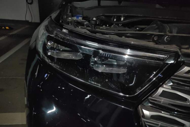 Used Ford Explorer 2020 EcoBoost 285 4x4 Titanium Edition 7-Seater Right Front Headlight