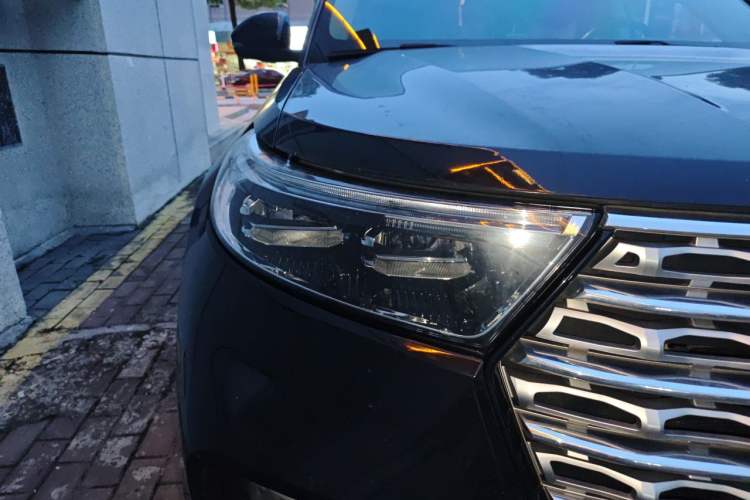Used Ford Explorer 2020 EcoBoost 285 4x4 Titanium Edition 6 Seats Right Front Headlight