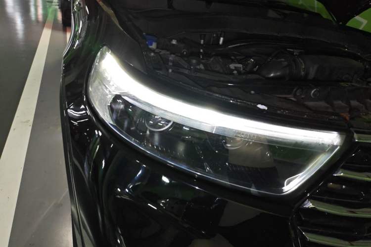 Used Ford Explorer 2020 EcoBoost 285 Rear-Drive Trend Edition 7-Seater Right Front Headlight