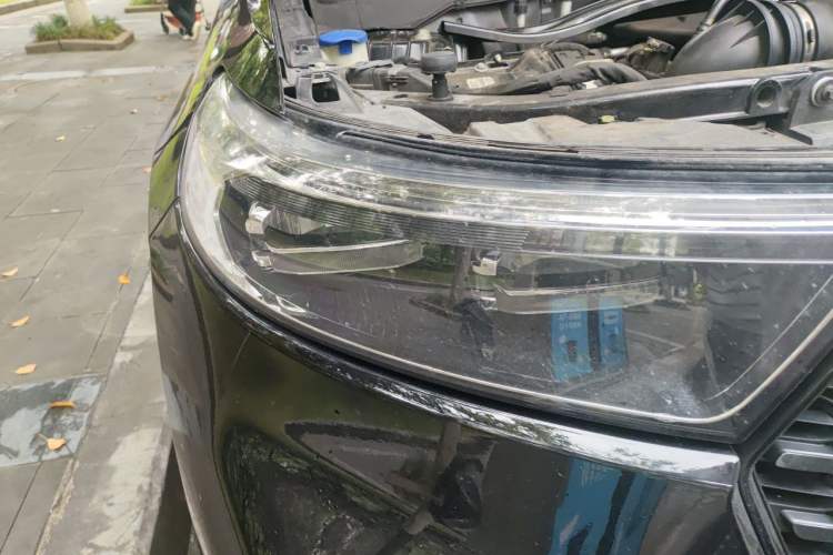 Used Ford Explorer 2020 EcoBoost 285 4x4 Titanium Edition 7-Seater Right Front Headlight
