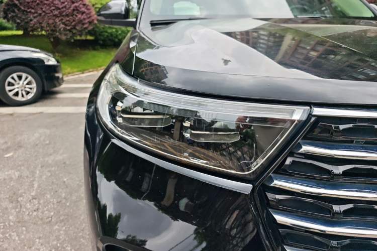 Used Ford Explorer 2020 EcoBoost 285 Four-Wheel Drive Trend Edition 6 Seats Right Front Headlight