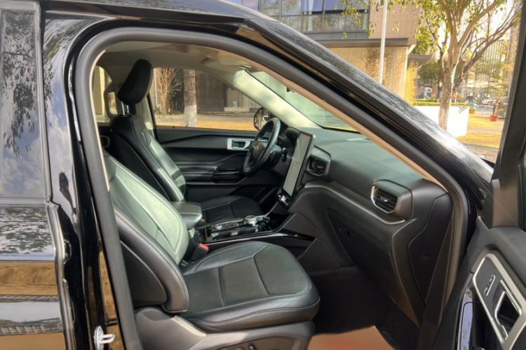 Used Ford Explorer 2020 EcoBoost 285 Four-Wheel Drive Trend Edition 6 Seats Right Front Seat