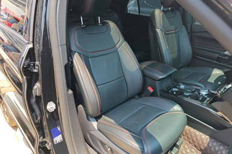 Used Ford Explorer 2020 EcoBoost 285 Four-Wheel Drive Sport Edition ST-LINE 7-Seater Right Front Seat
