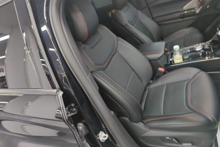 Used Ford Explorer 2020 EcoBoost 285 4x4 Sport Edition ST-LINE 6-Seater Right Front Seat