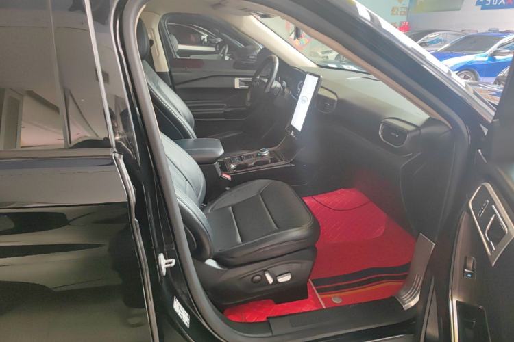 Used Ford Explorer 2020 EcoBoost 285 Rear-Drive Trend Edition 7-Seater Right Front Seat