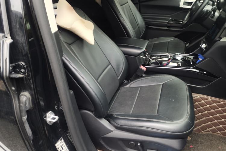 Used Ford Explorer 2020 EcoBoost 285 Rear-Drive Trend Edition 6 Seats Right Front Seat