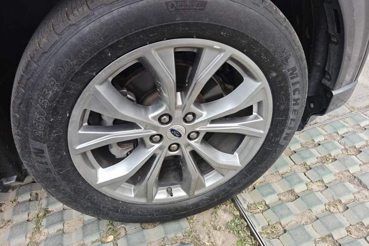 Used Ford Explorer 2020 EcoBoost 285 4x4 Trend Edition 7-Seater Right Front Wheel Hub