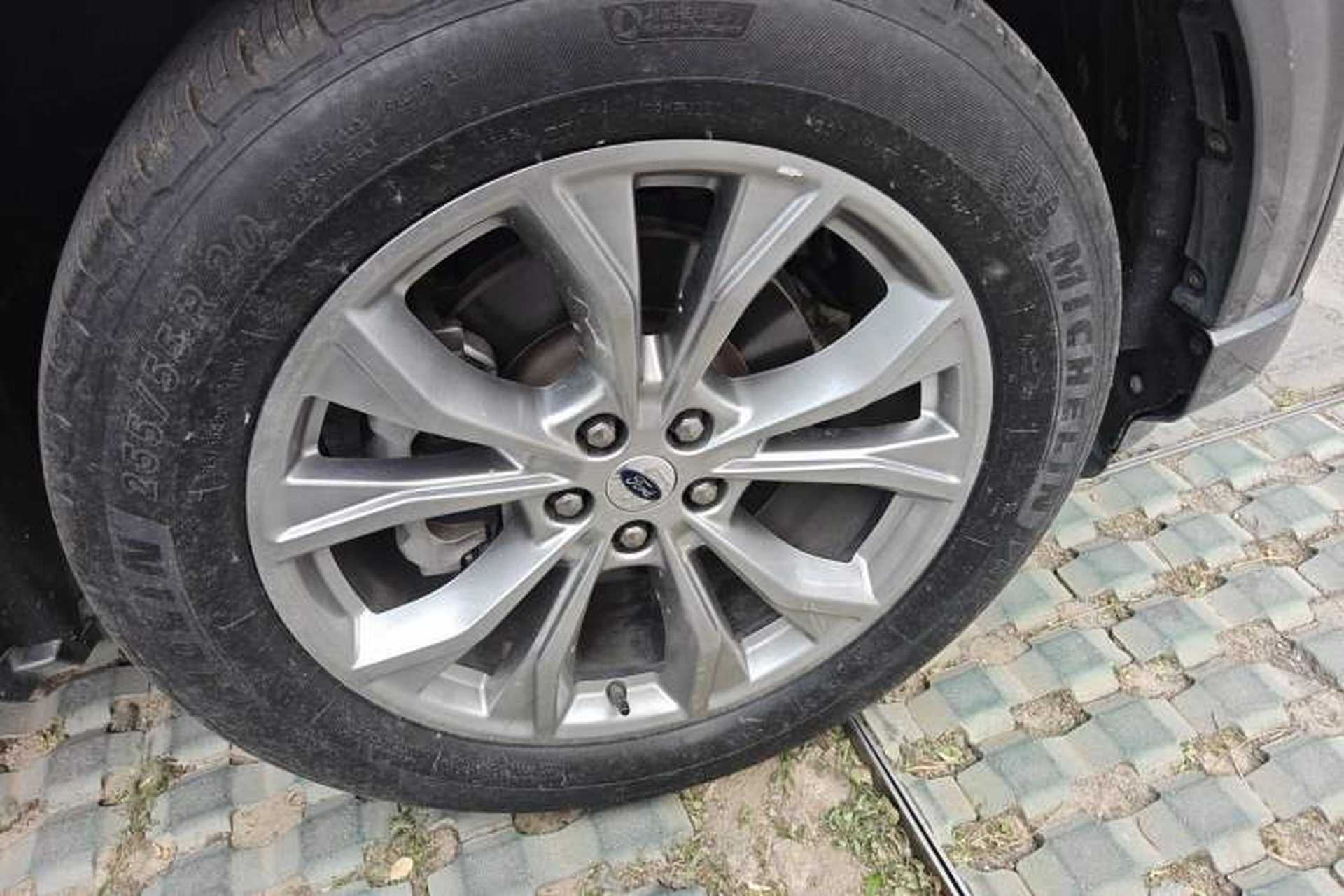 Used Ford Explorer 2020 EcoBoost 285 4x4 Trend Edition 7-Seater Right Front Wheel Hub
