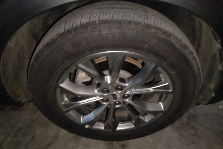 Used Ford Explorer 2020 EcoBoost 285 4x4 Trend Edition 7-Seater Right Front Wheel Hub
