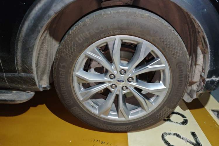Used Ford Explorer 2020 EcoBoost 285 Four-Wheel Drive Trend Edition 6 Seats Right Front Wheel Hub