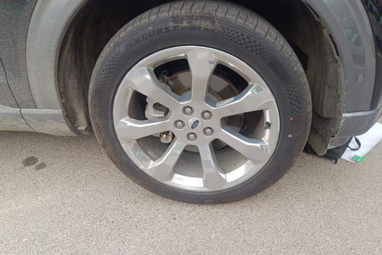 Used Ford Explorer 2020 EcoBoost 285 4x4 Platinum Edition 7-Seater Right Front Wheel Hub