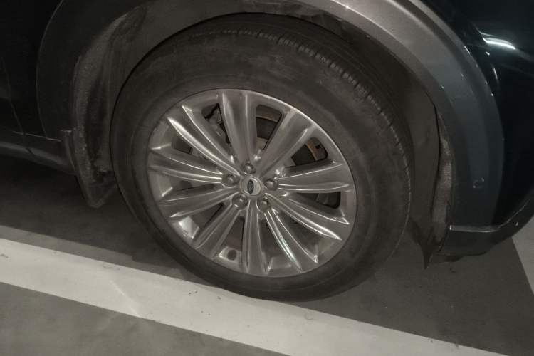 Used Ford Explorer 2020 EcoBoost 285 4x4 Titanium Edition 6 Seats Right Front Wheel Hub