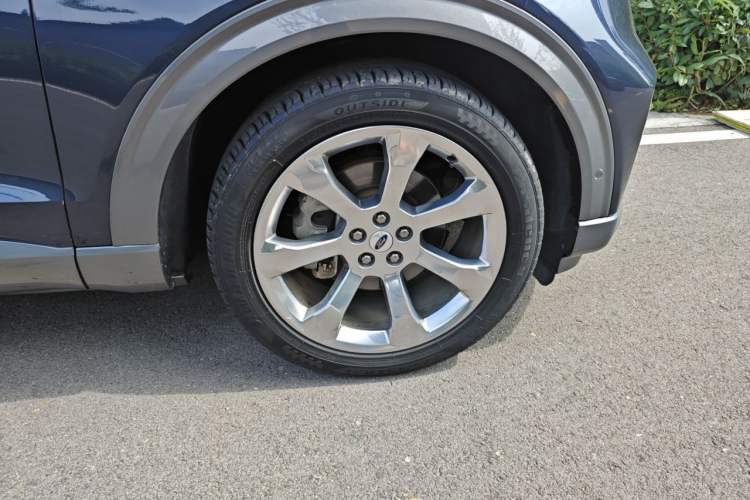Used Ford Explorer 2020 EcoBoost 285 4x4 Platinum Edition 6 Seats Right Front Wheel Hub
