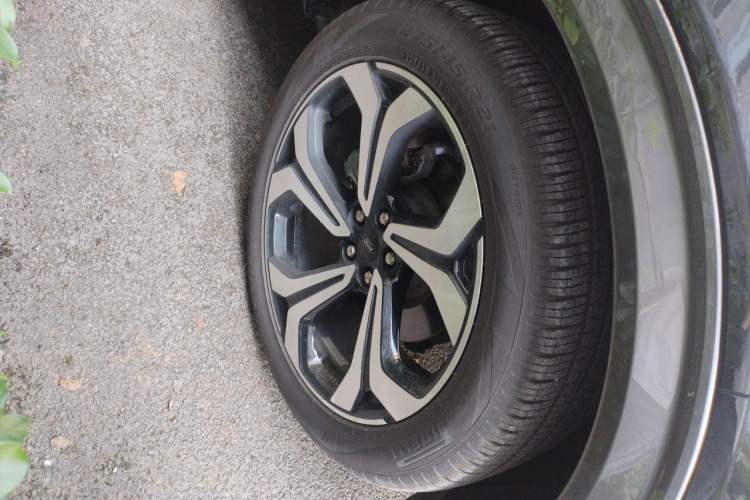 Used Ford Explorer 2020 EcoBoost 285 4x4 Sport Edition ST-LINE 6-Seater Right Front Wheel Hub
