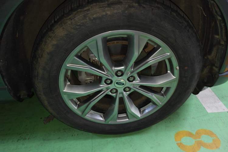 Used Ford Explorer 2020 EcoBoost 285 4x4 Trend Edition 7-Seater Right Front Wheel Hub