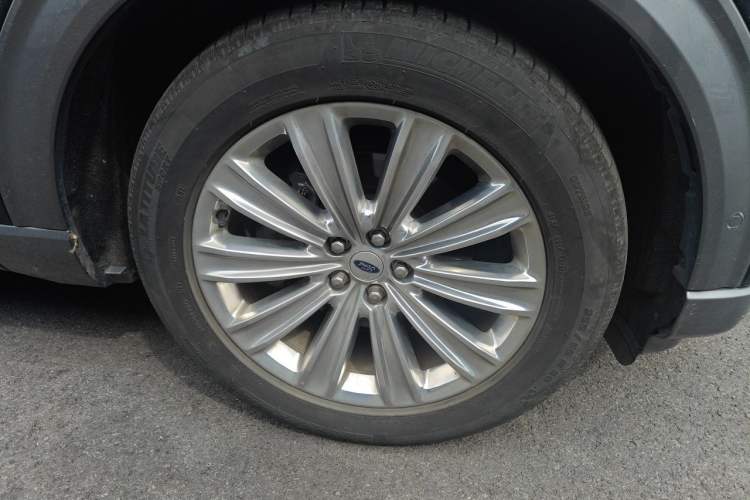 Used Ford Explorer 2020 EcoBoost 285 4x4 Titanium Edition 6 Seats Right Front Wheel Hub