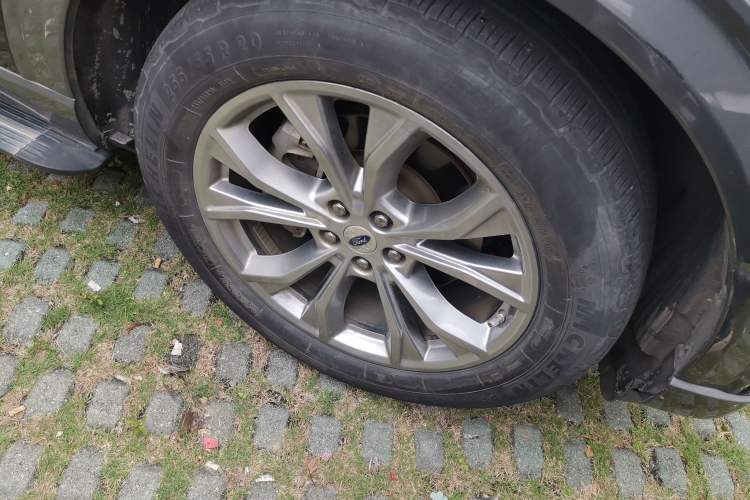 Used Ford Explorer 2020 EcoBoost 285 4x4 Trend Edition 7-Seater Right Front Wheel Hub
