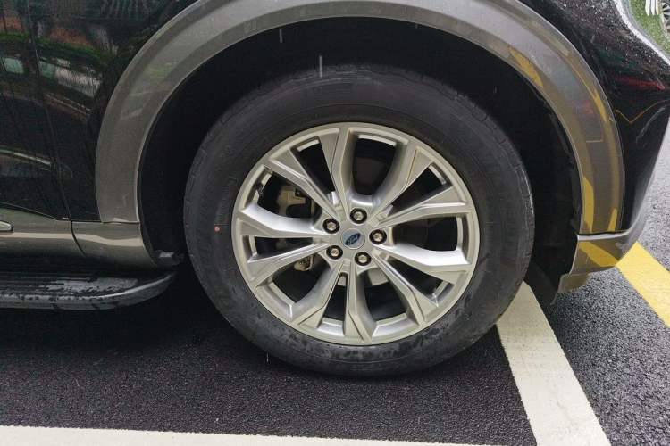 Used Ford Explorer 2020 EcoBoost 285 Four-Wheel Drive Trend Edition 6 Seats Right Front Wheel Hub