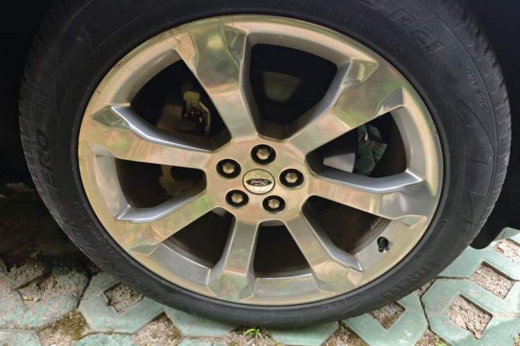 Used Ford Explorer 2020 EcoBoost 285 4x4 Platinum Edition 7-Seater Right Front Wheel Hub