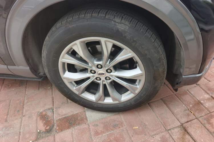 Used Ford Explorer 2020 EcoBoost 285 Four-Wheel Drive Trend Edition 6 Seats Right Front Wheel Hub