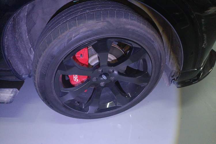 Used Ford Explorer 2020 EcoBoost 285 4x4 Titanium Edition 6 Seats Right Front Wheel Hub