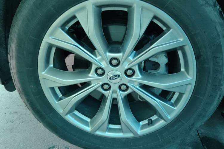 Used Ford Explorer 2020 EcoBoost 285 Four-Wheel Drive Trend Edition 6 Seats Right Front Wheel Hub