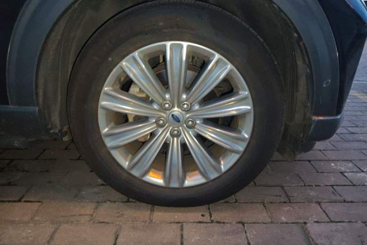 Used Ford Explorer 2020 EcoBoost 285 4x4 Titanium Edition 6 Seats Right Front Wheel Hub