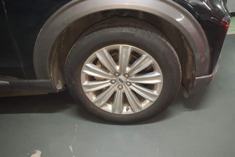 Used Ford Explorer 2020 EcoBoost 285 4x4 Titanium Edition 6 Seats Right Front Wheel Hub
