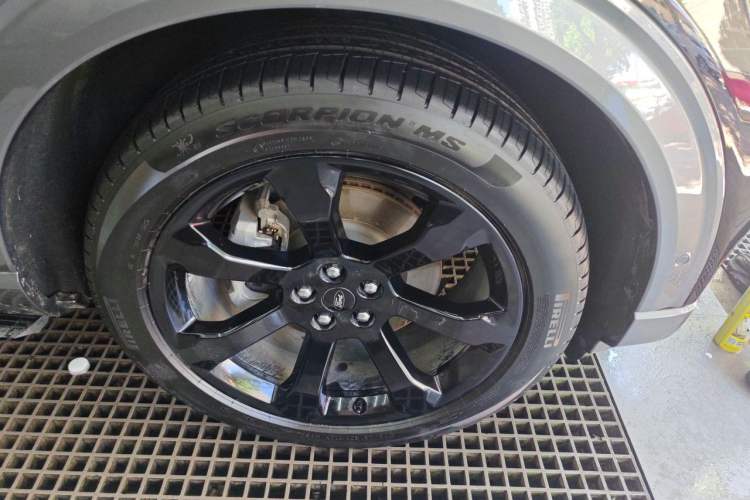 Used Ford Explorer 2020 EcoBoost 285 Four-Wheel Drive Sport Edition ST-LINE 7-Seater Right Front Wheel Hub