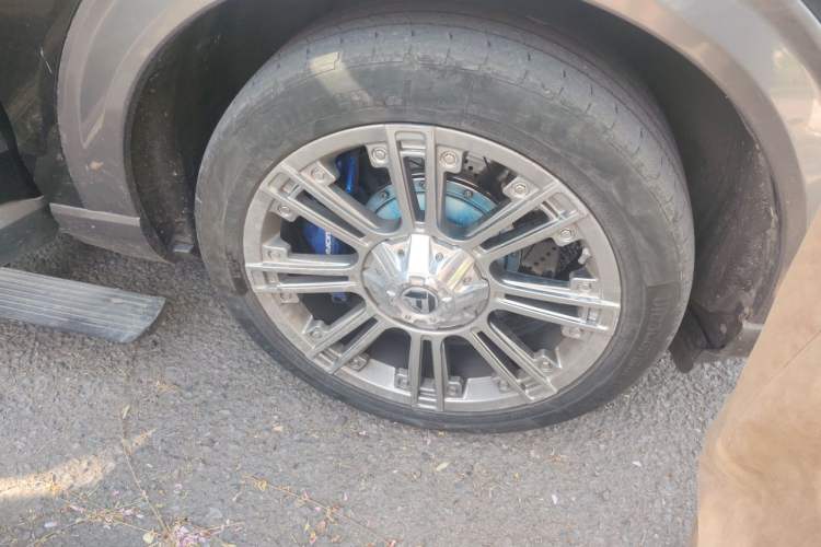 Used Ford Explorer 2020 EcoBoost 285 Four-Wheel Drive Trend Edition 6 Seats Right Front Wheel Hub