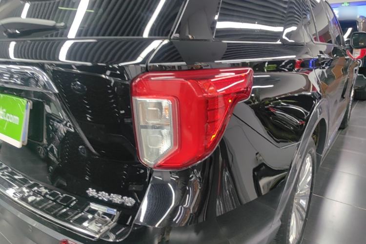 Used Ford Explorer 2020 EcoBoost 285 4x4 Titanium Edition 7-Seater Right Rear Taillight