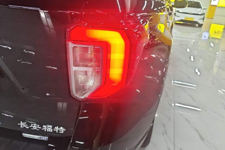 Used Ford Explorer 2020 EcoBoost 285 4x4 Titanium Edition 6 Seats Right Rear Taillight