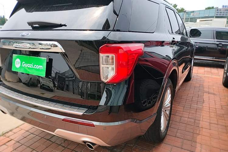 Used Ford Explorer 2020 EcoBoost 285 4x4 Titanium Edition 7-Seater Right Rear Taillight