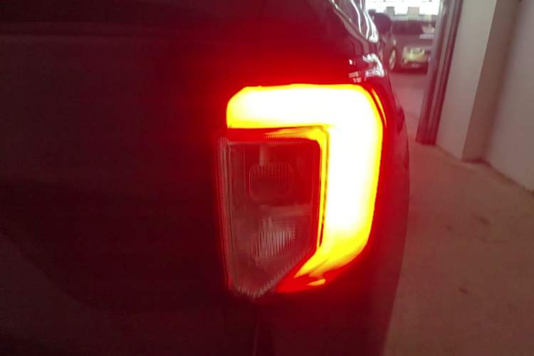 Used Ford Explorer 2020 EcoBoost 285 4x4 Titanium Edition 6 Seats Right Rear Taillight